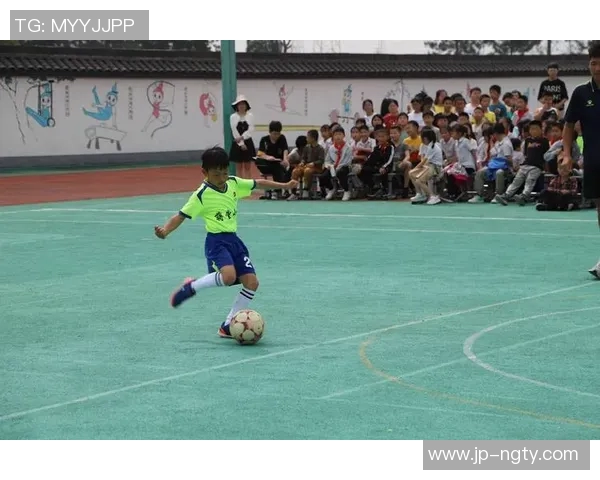 探索AKS足球的魅力与发展潜力，助力青少年成长与竞技水平提升